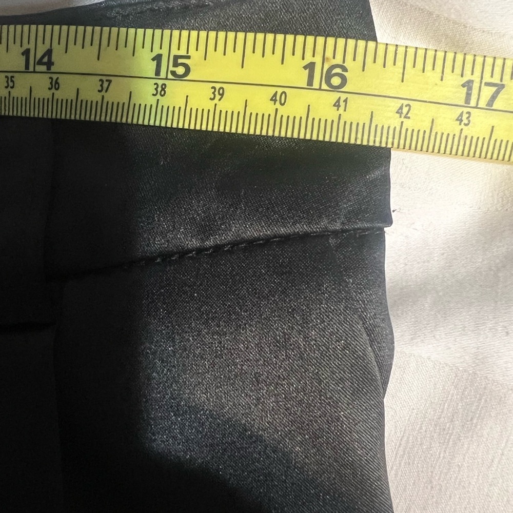 Black shorts - Picture 5 of 5